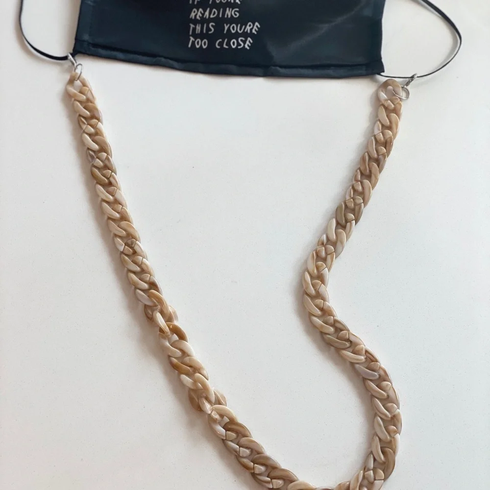 2 for $13‼️ Acrylic tortoise mask sunglasses chain